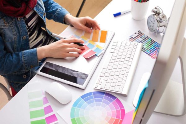 Read more about the article Why Hiring a Graphic Designer is Essential for Your Brand